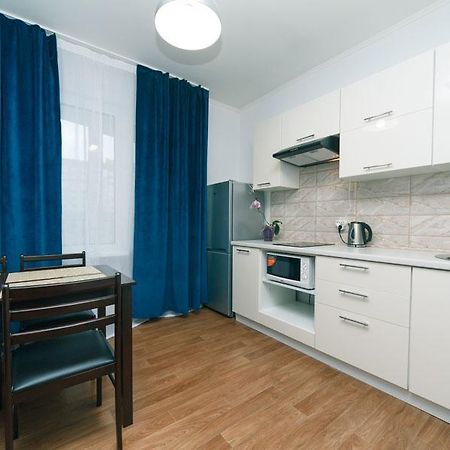 Cozy Apartment On Gmyri 12B Near Metro Poznyaki Kiew Exterior foto